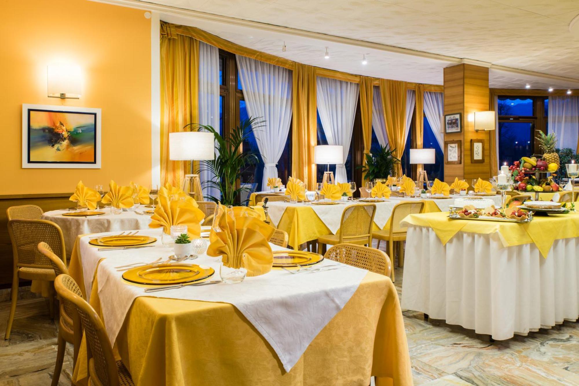 Lanzo dʼIntelvi Albergo Milano Snc מראה חיצוני תמונה